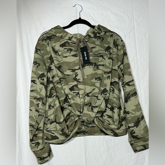 Miss me Camo Crop Top - Picture 1 of 3